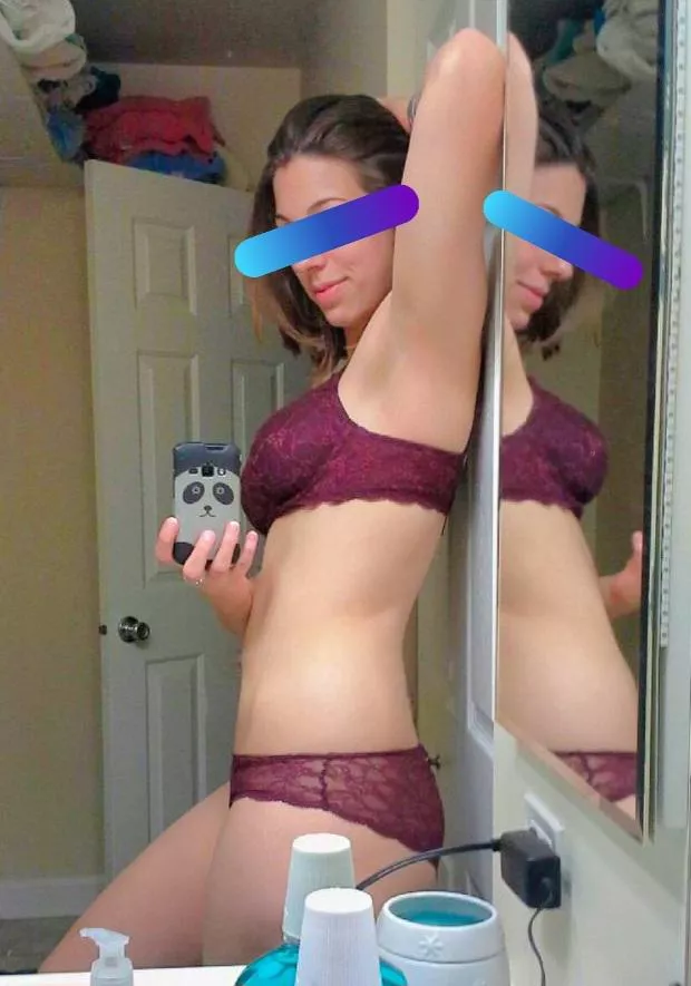 Trying on my new lingerie set [F] 6'1