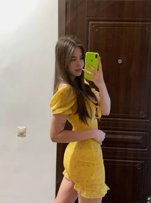 Yellow looks good on me 😊