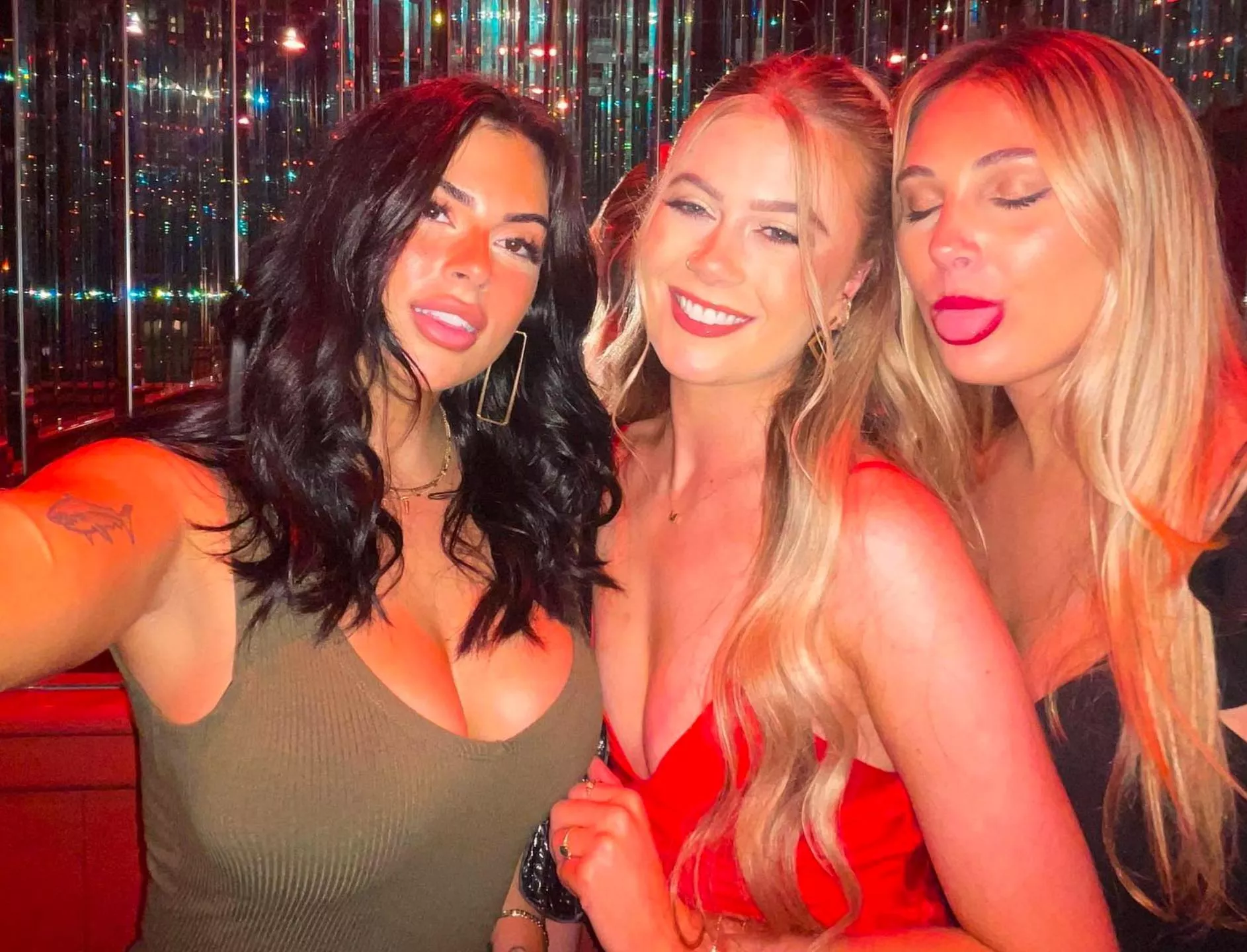 Brunette, Blonde on Blonde