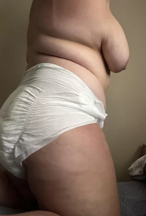 Diapers and boobies 🙈