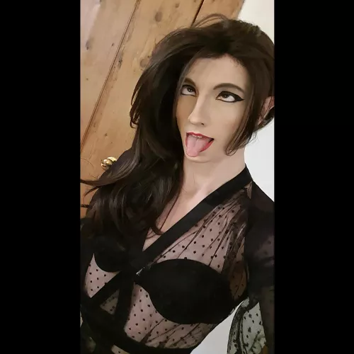 Do you care I'm a sissy if I get on my knees and make this face for you? 🤤