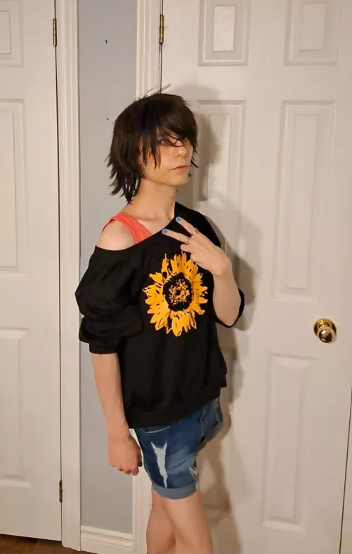 Headpat starved 😖