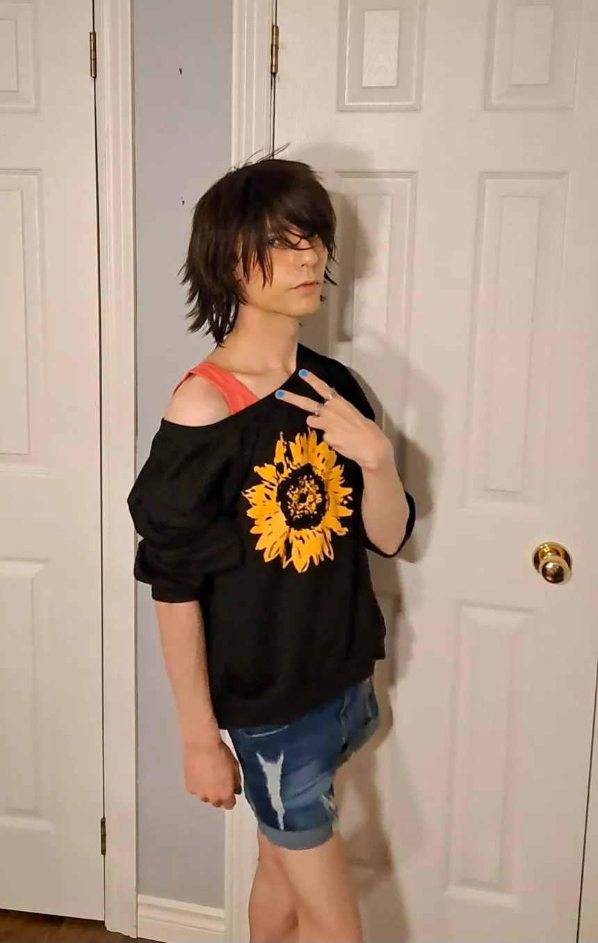 Headpat starved 😖