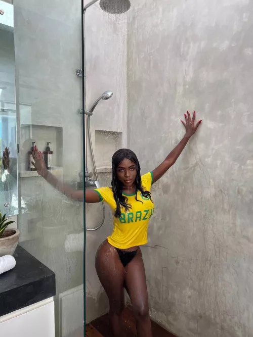 Id love to take a hot shower together 🥵😏