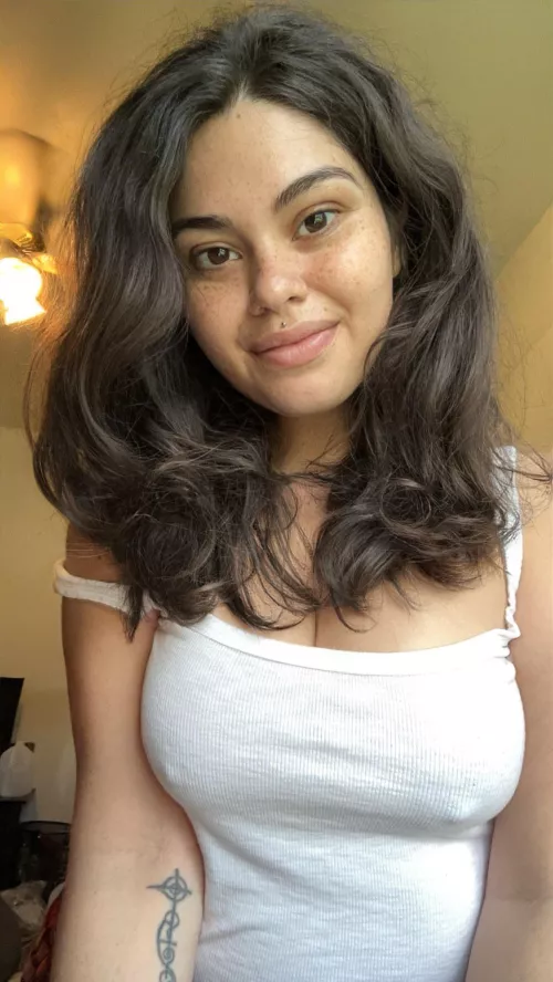 I’ve been sick in bed all day, so naturally, I’m rocking a no makeup no bra look!