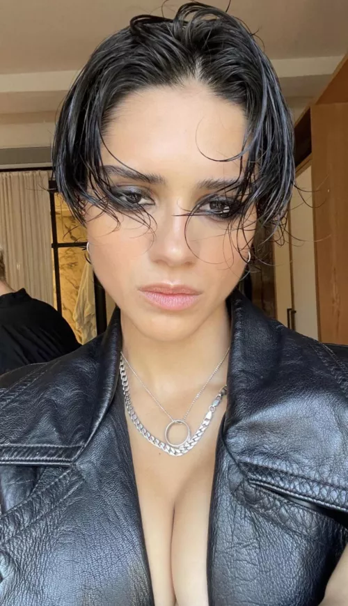 Let’s get Bi and pump to Sasha Calle