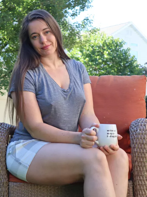 Let’s start the day right with no bra