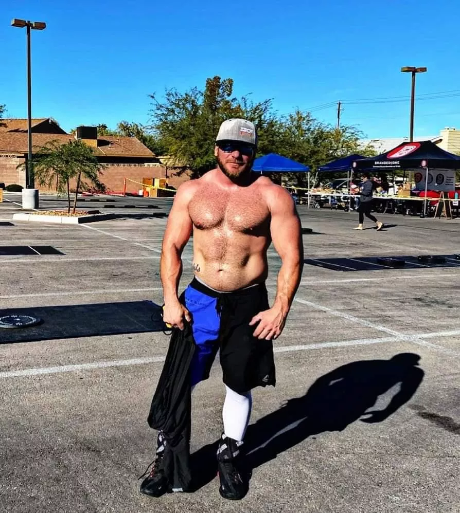 Looking for fitness girl to play with