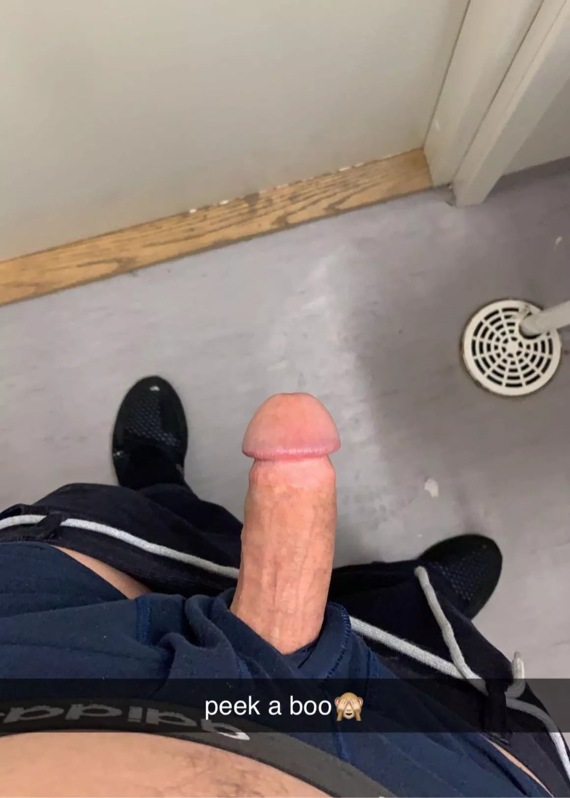 My boss got me jerking off in the bathroom after a 1on1 meeting!