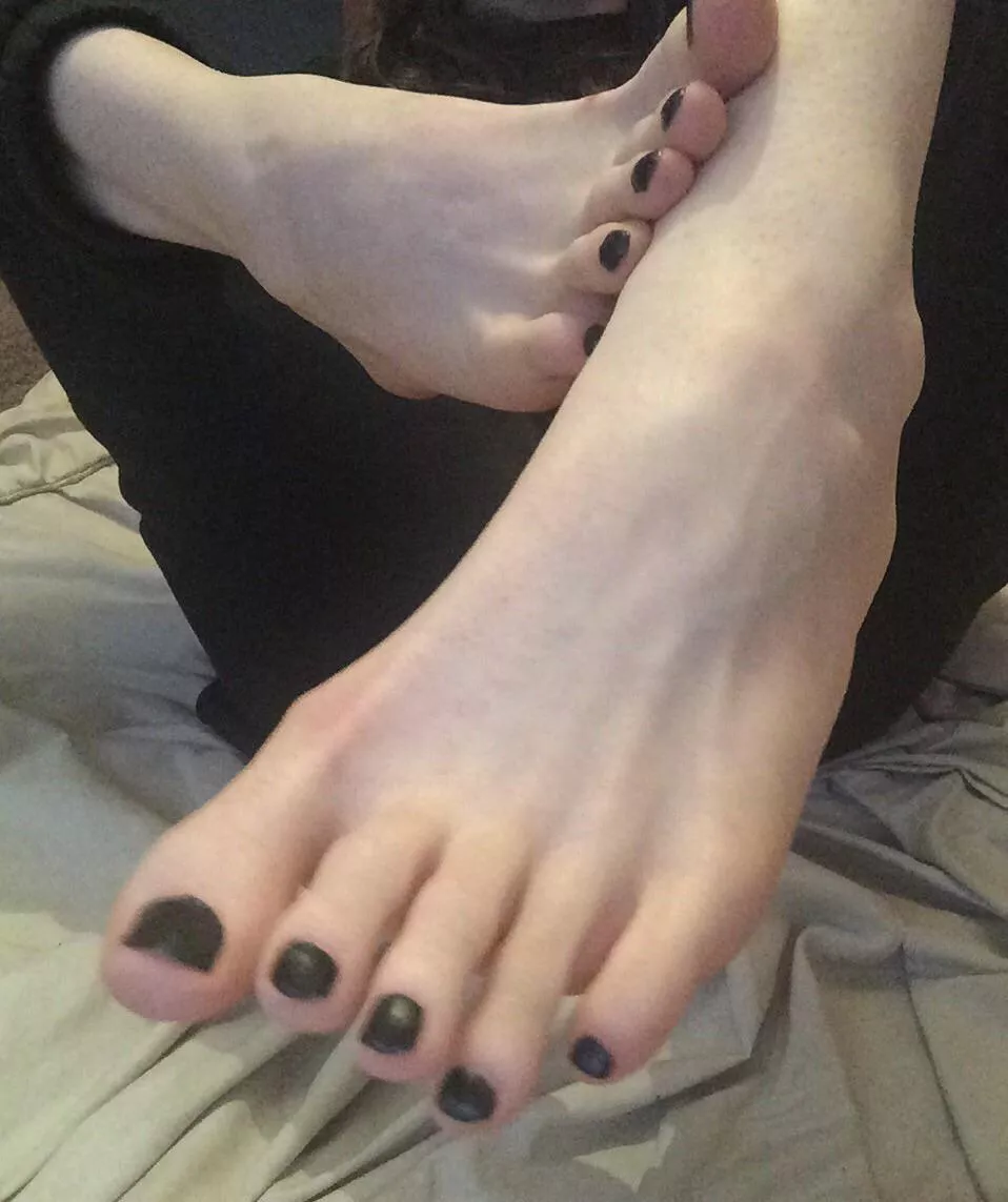 My feet demand to be worshipped 🤭💕