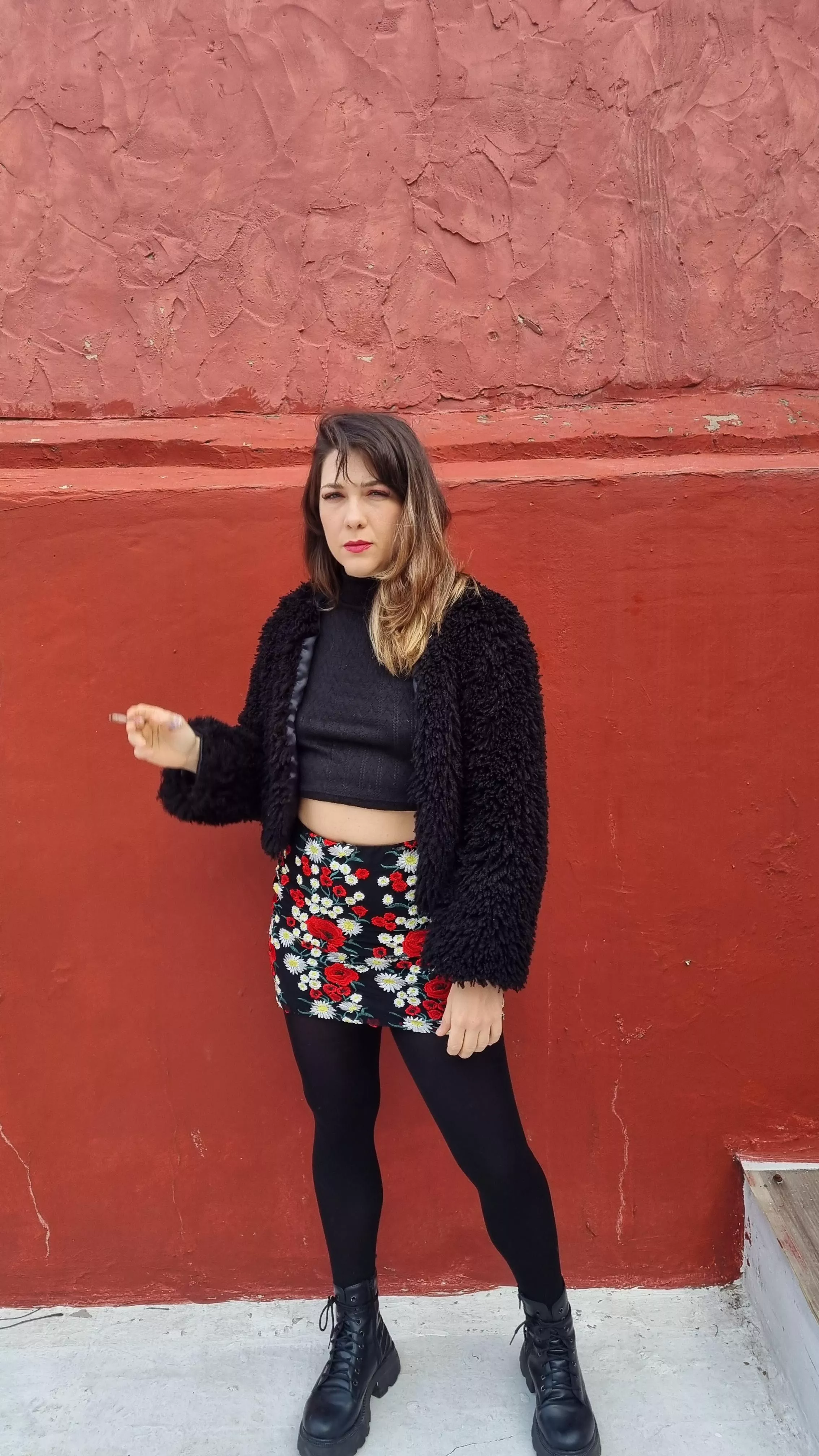 Open your mouth ashtray