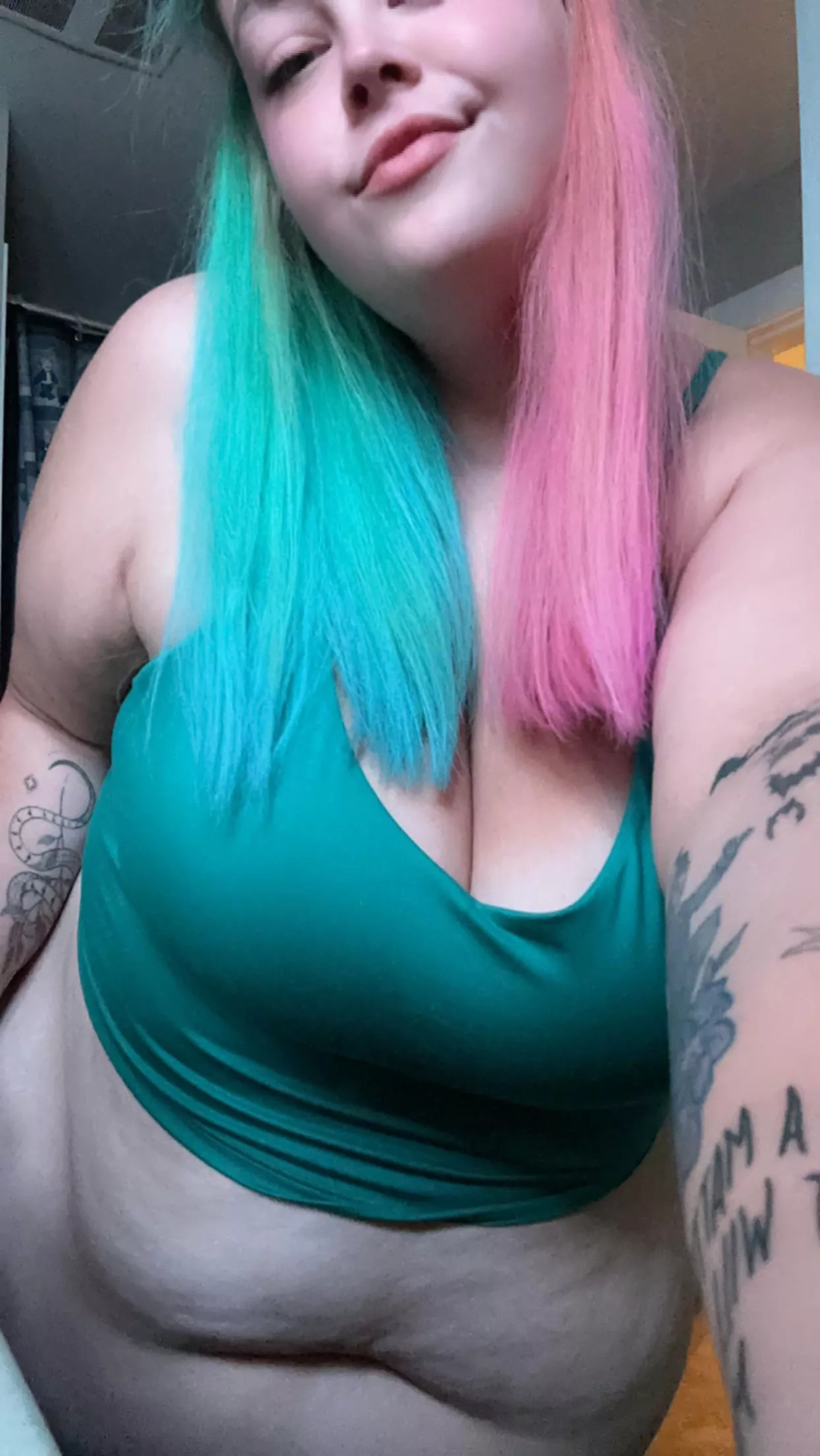 Something for you to grab onto 🥵