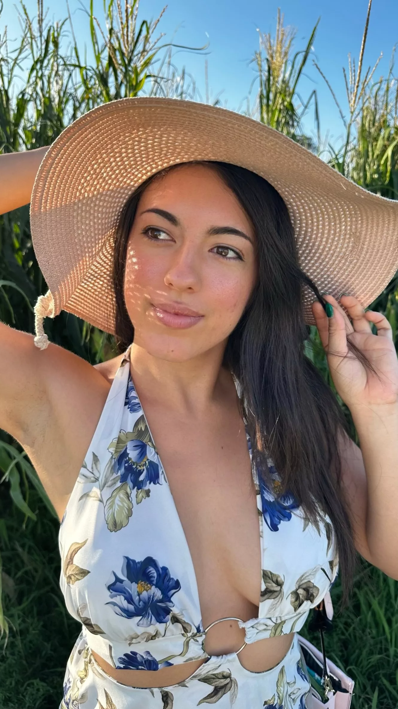 This morning was so hot that I went out for a walk for some fresh air! Wanna join me next time F19