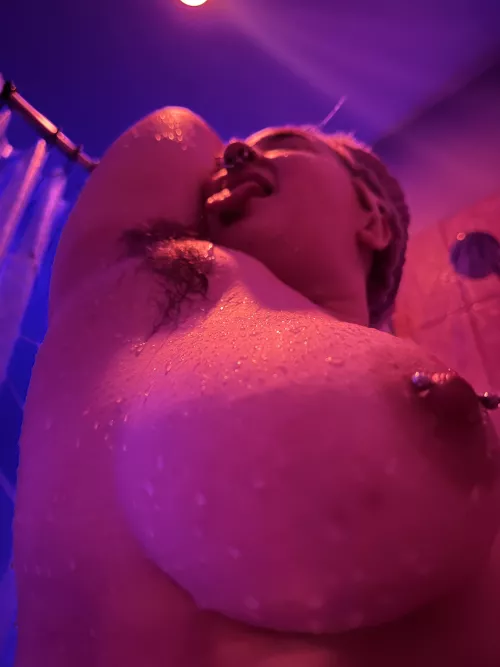 Titty and hairy pitty