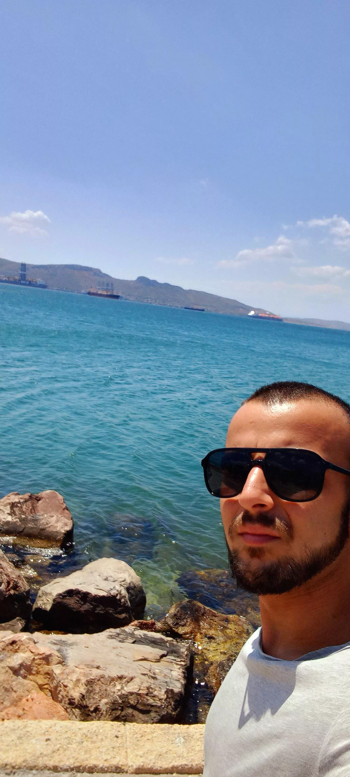 Admiring the ocean !