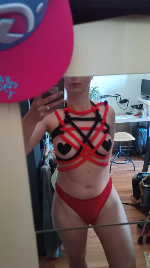 Another day, another self tie. This one was so hard !