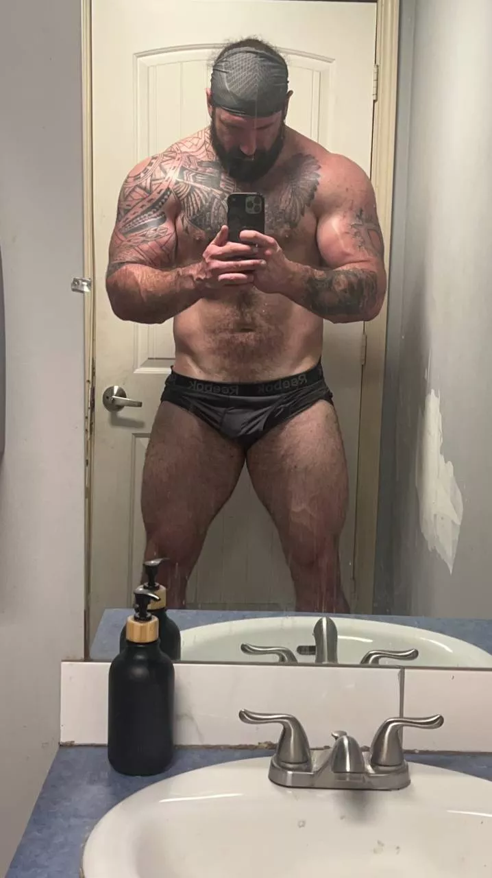 Are married construction workers your type? I hope so ;)