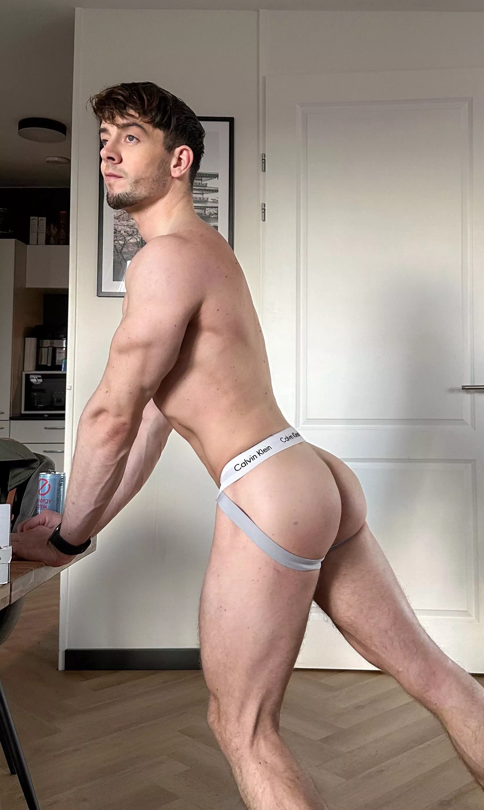 Dutch boy with a big butt, like the jocks?