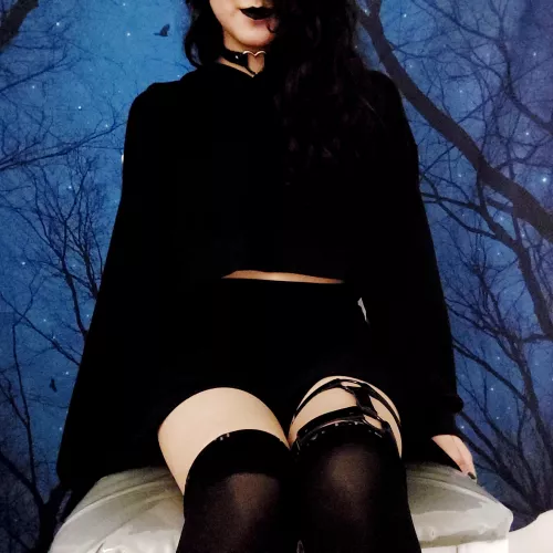 Goth Hours~ 🖤❤️🖤