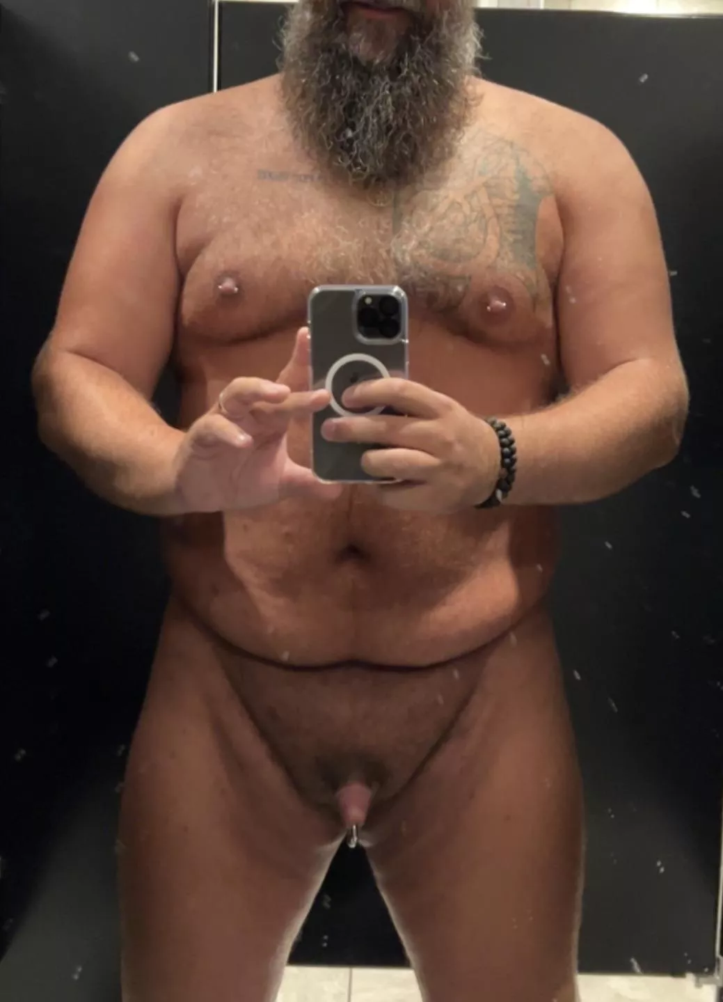 Gym selfie- they need to clean the mirror…