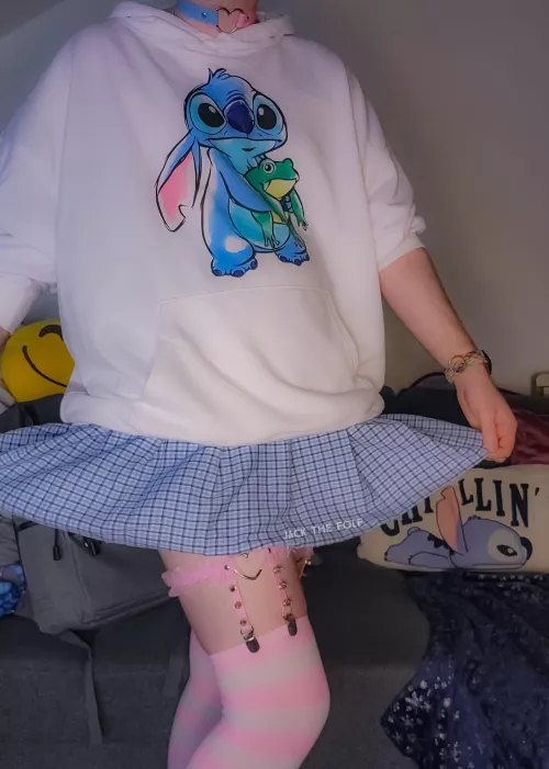 I haven't posted in here for a while. I got a new hoodie! 💖