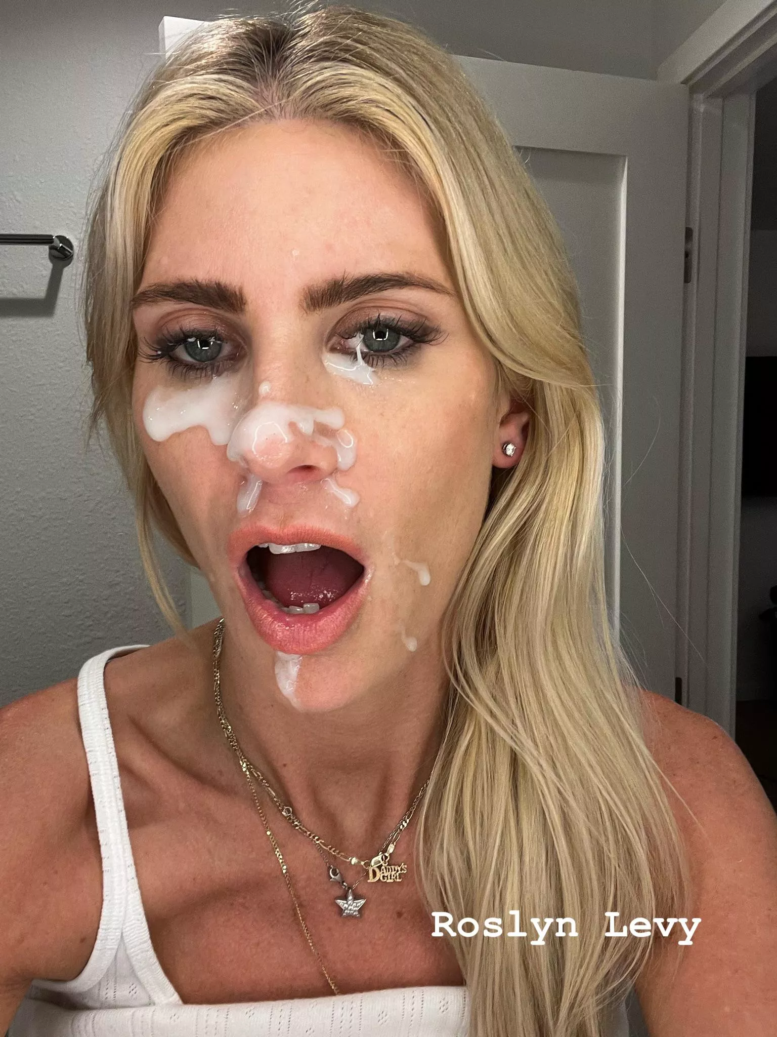 I love a thick facial that gets in my eyes but I still want more! Maybe it’s time for bukkake?