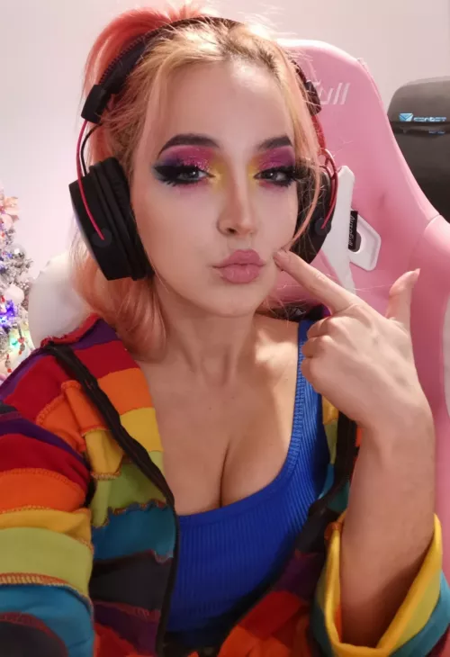 I'm just a girl who like to be kissed