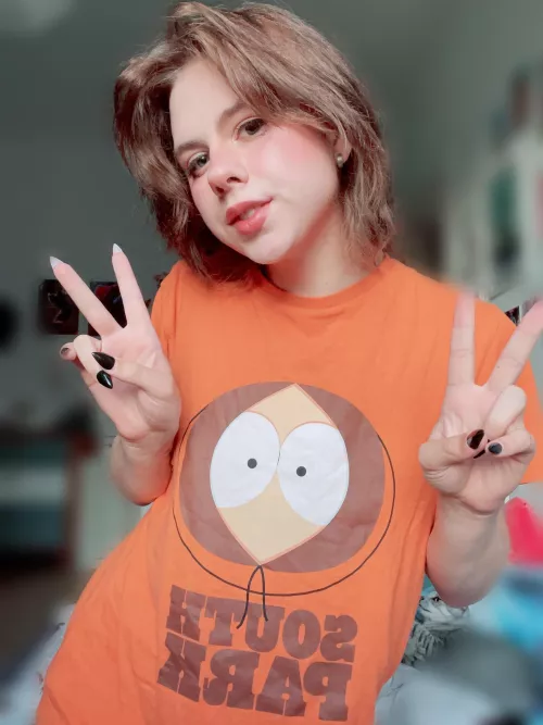 let’s watch some cartoons together >w<