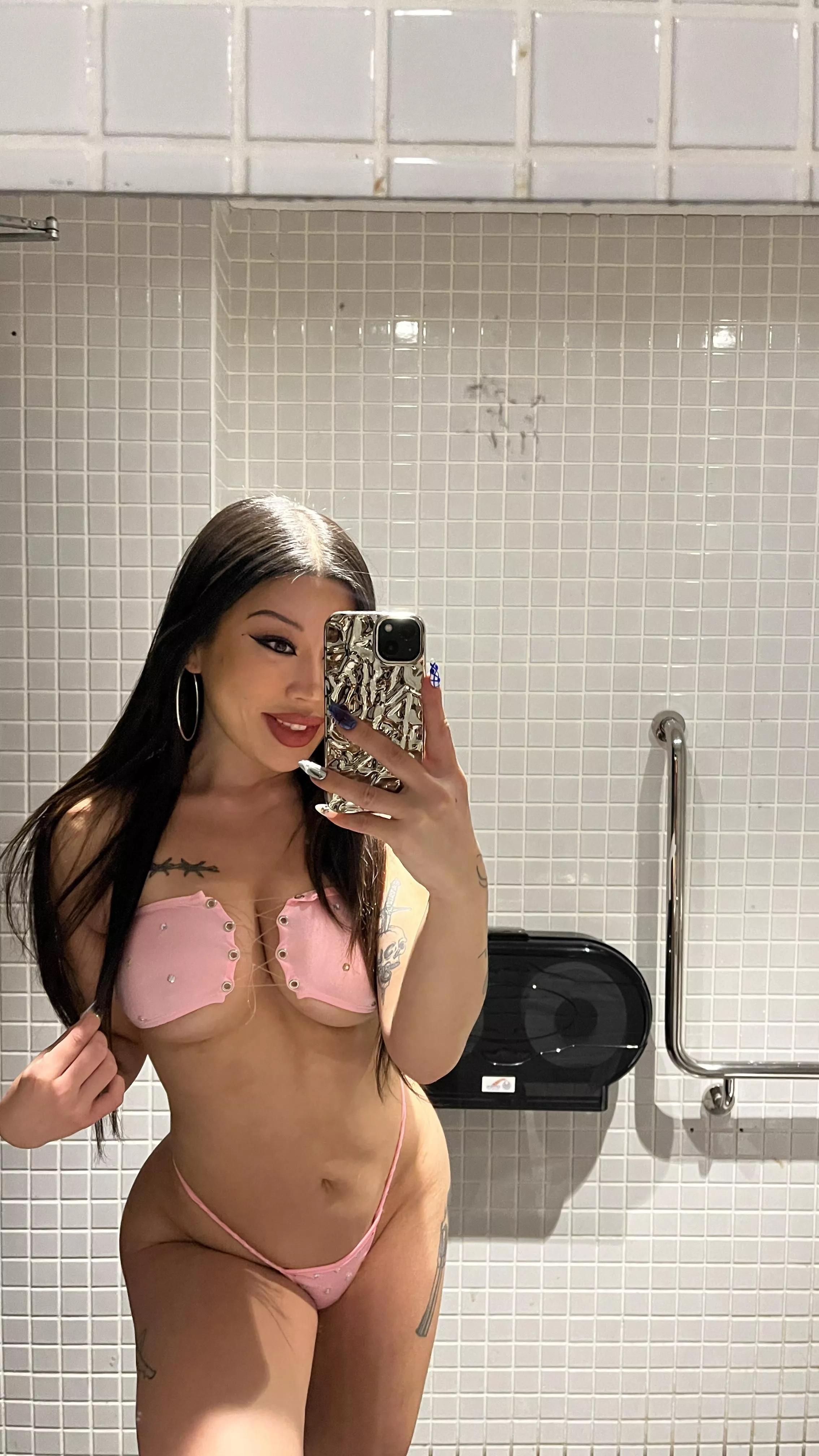 Tone tummies are so smooth [IMG]