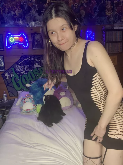 What's your thoughts on all natural, quirky, nerdy women? [F]