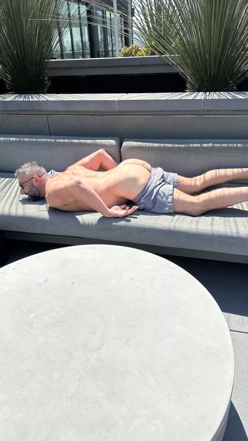 who wants start the weekend early 😉