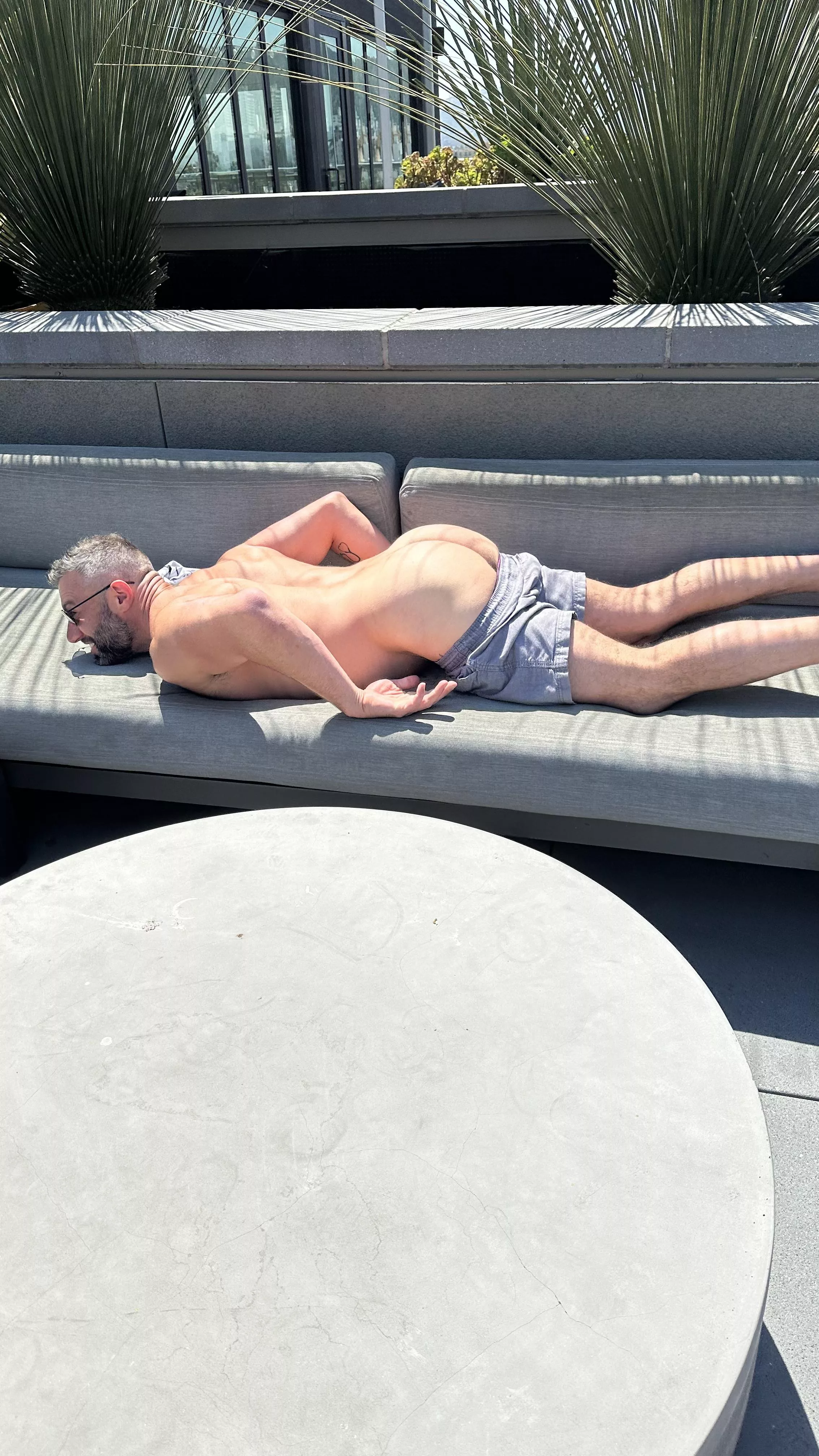 who wants start the weekend early 😉