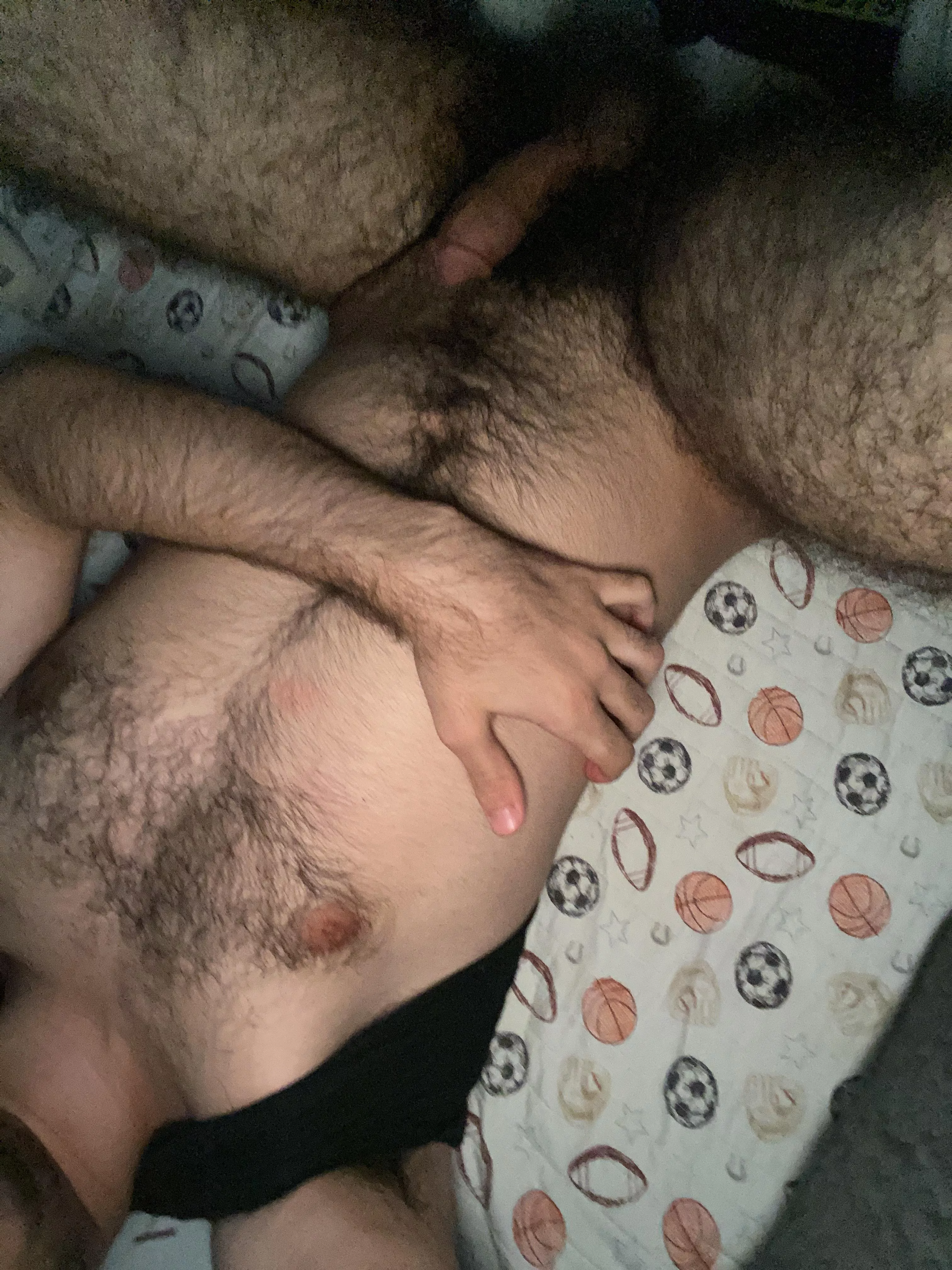 19 @isaxon2x hairy guys>> Latinos and Arabs