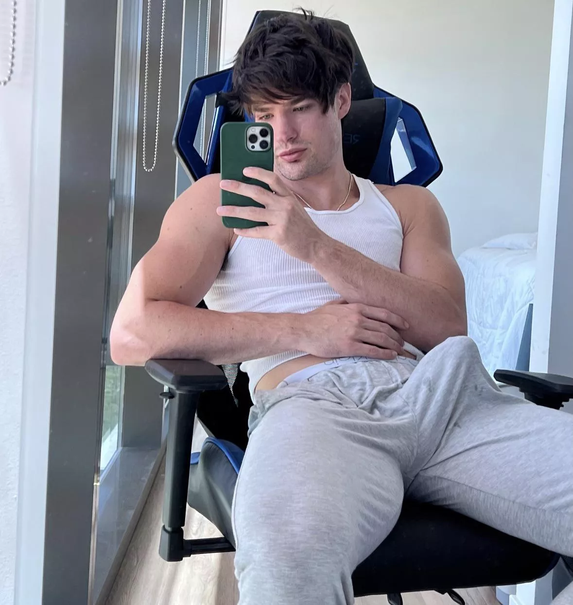 Getting a lot of grey sweatpants requests, here you go ;)