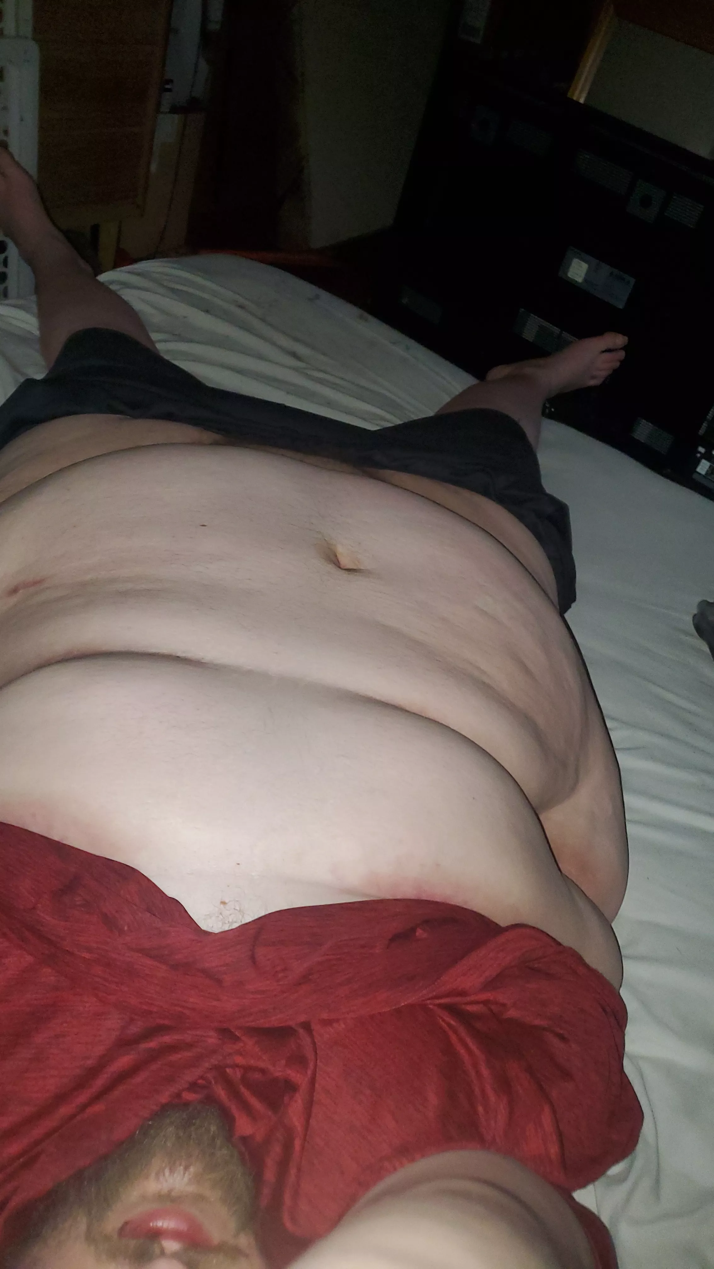 I'm drunk, horny, and want to cum please help me.