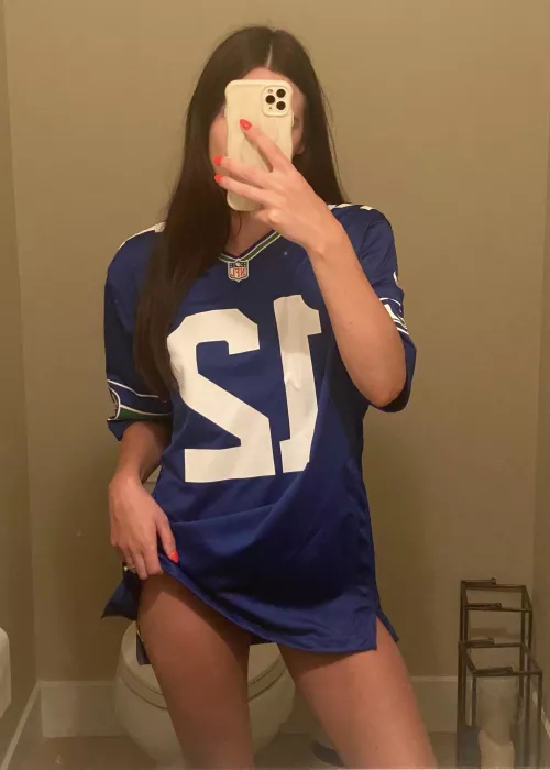 It’s football season baby 🏈 let’s play 👅