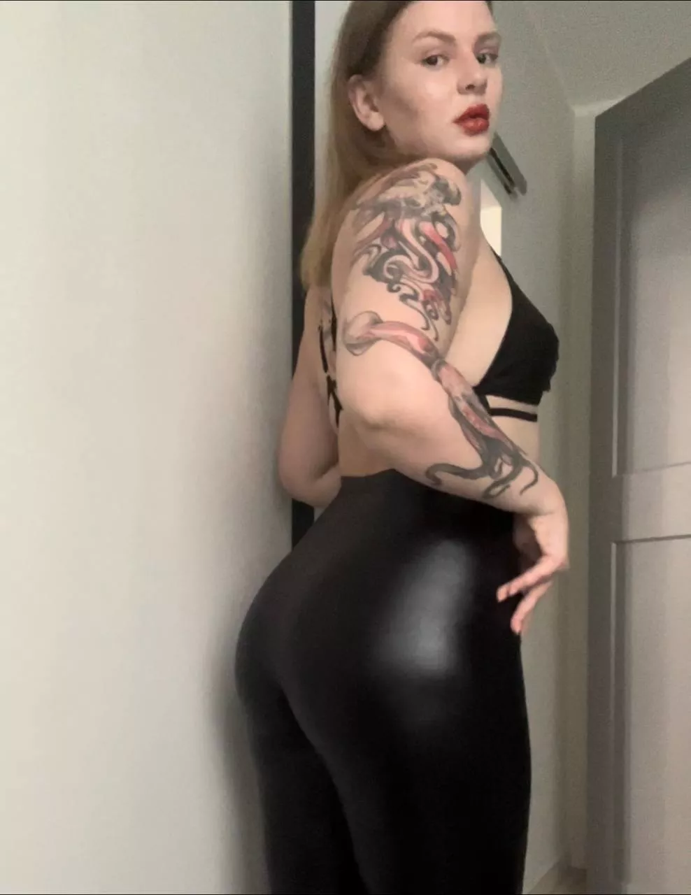 Last time I showed myself from the front. what about the back? do you like it?