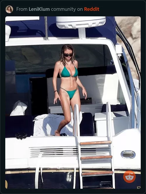 Leni Klumm green bikini