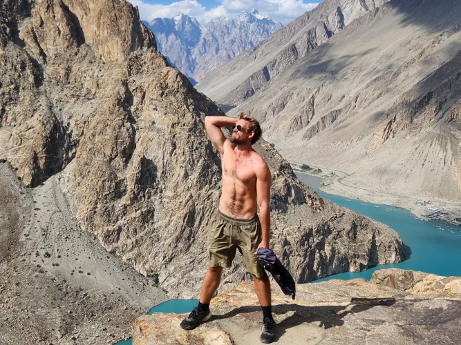 Sorry if you can't see much. Wanted to be a bit exotic this time...