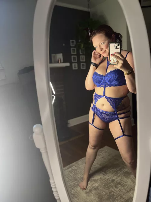 who doesn't like a cougar selfie?