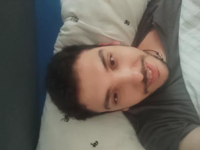 Anyone wants to play ffxiv with me? Lich server