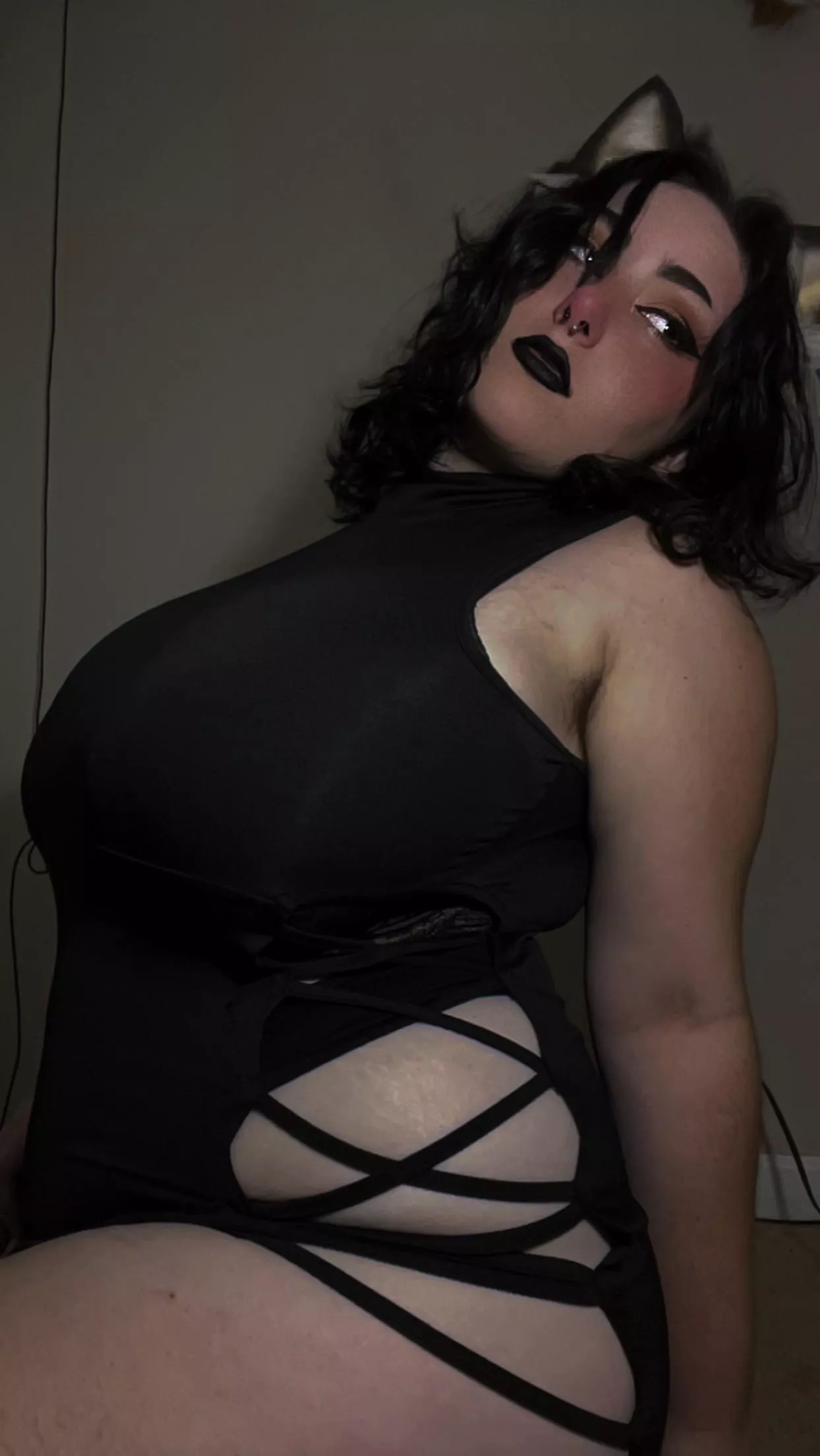 Come have fun over on my manyvids page ;)