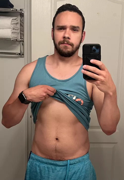 Felt cute, will most likely delete later. Hope y’all are having a good weekend✌️