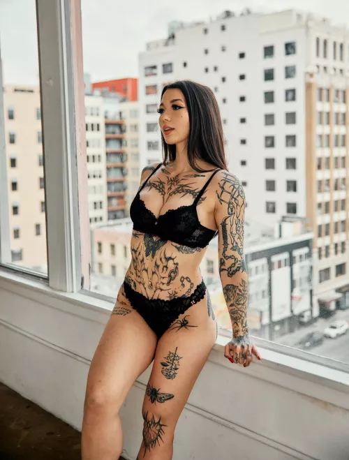 giving the city a bootyful view