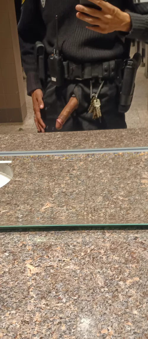 Guest bathroom always have the best lightning