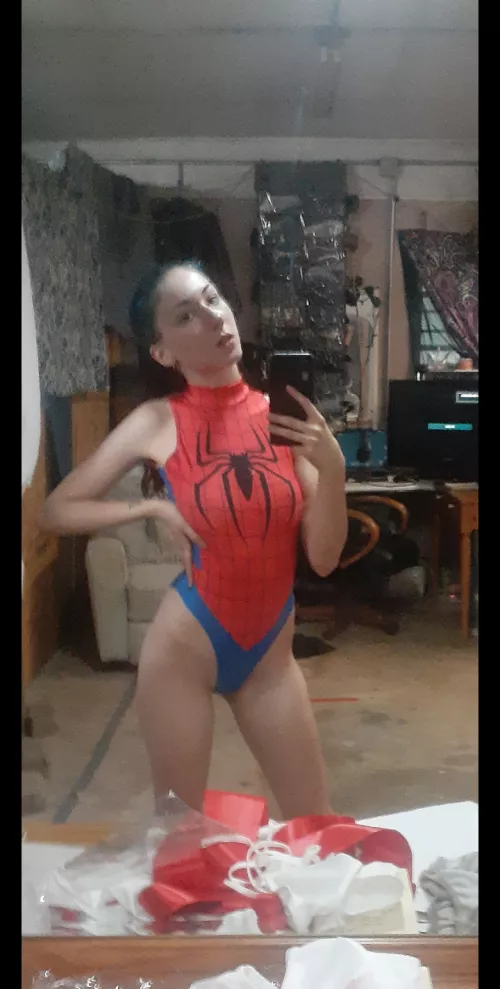 Help me get a Gwen costume? SC: punishedP2