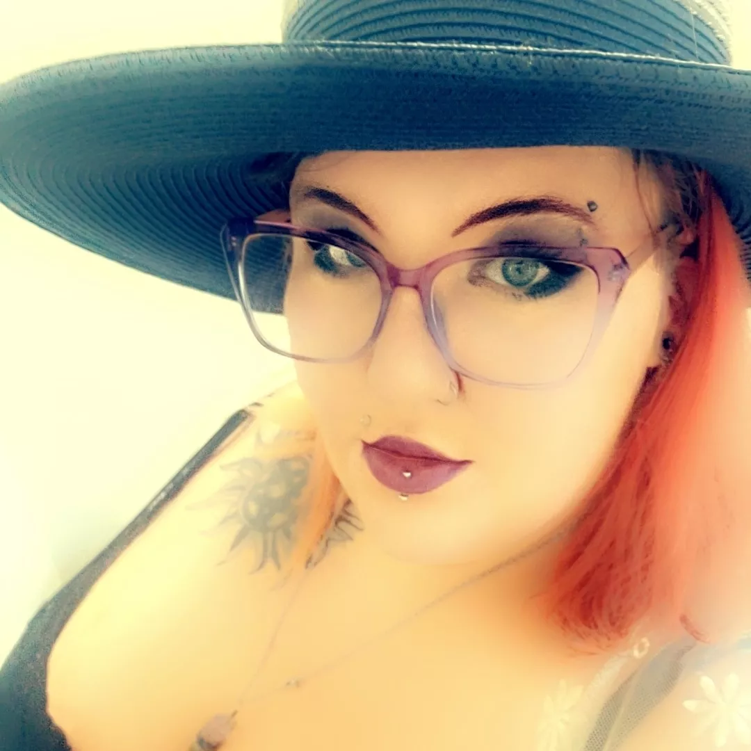 I always feel cute in hats ❤️