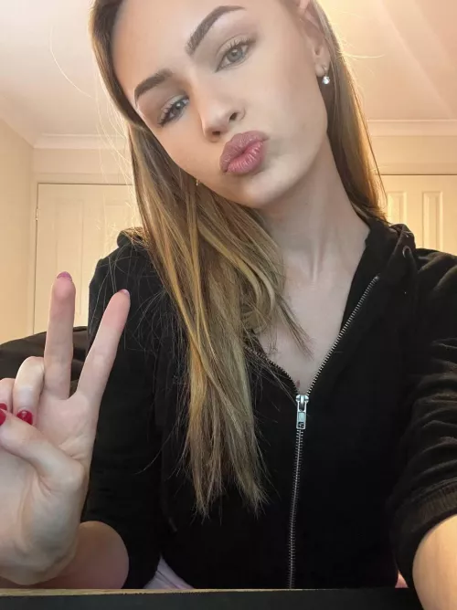 I’m in love with this hoodie