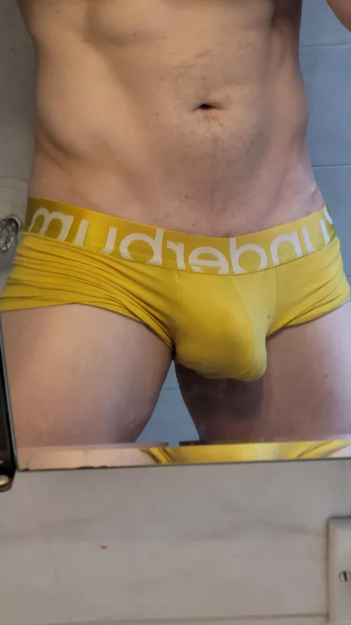Just some yellow briefs I felt like sharing 🍌 (first time poster!)