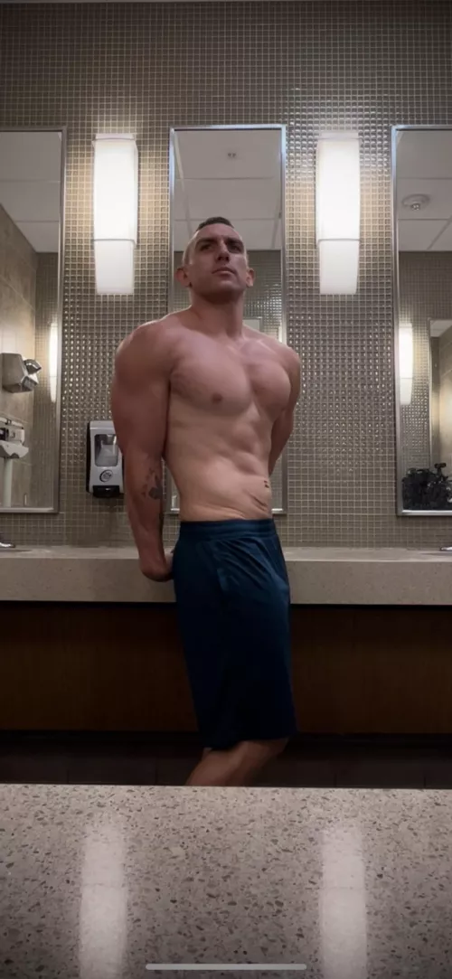 (M)y chest and tris are pumped